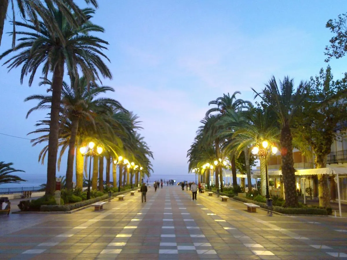 Burriana Front Line Lägenhet Nerja Spanien